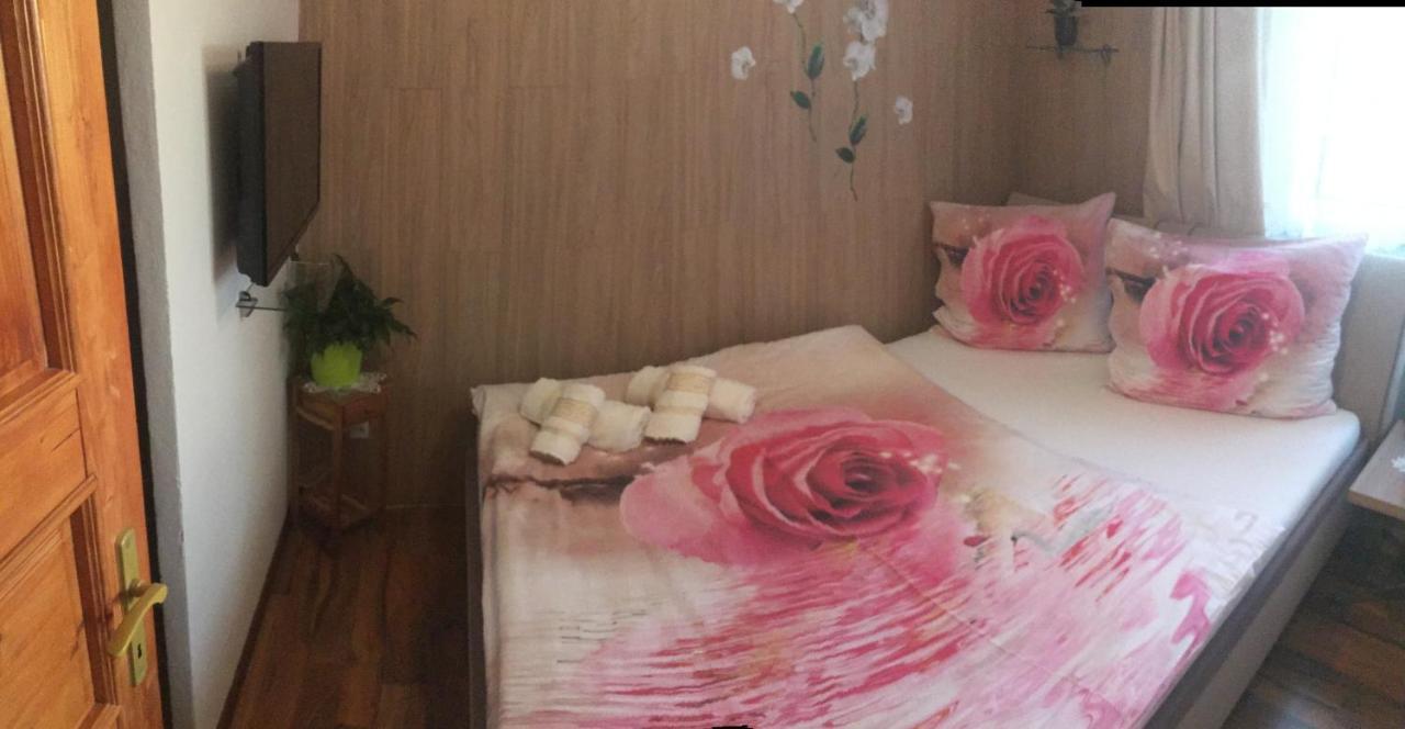 Hlinska Apartment *